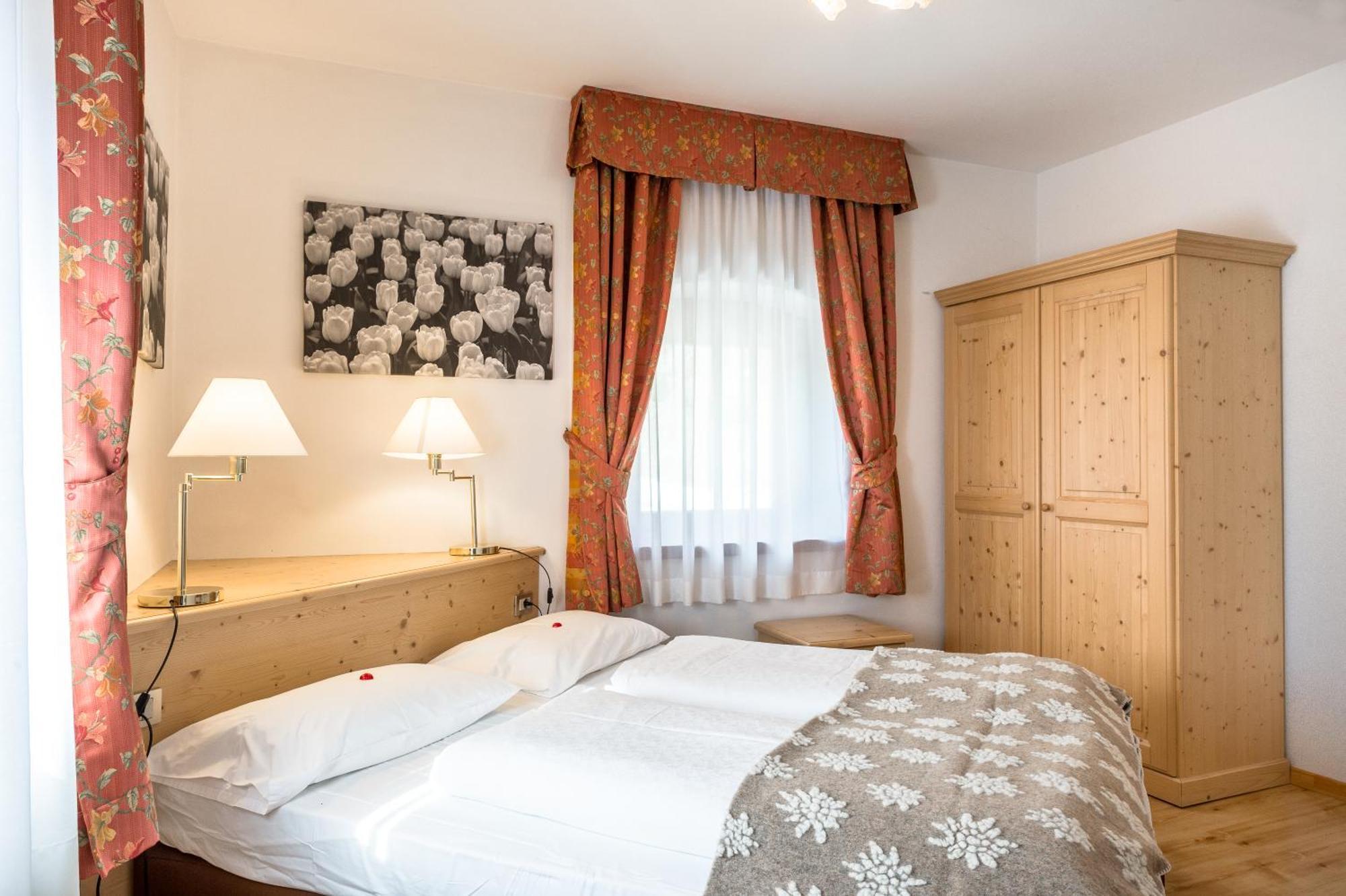 Hotel Pordoi Passo Pordoi Vegetarian Hotel Canazei Room photo